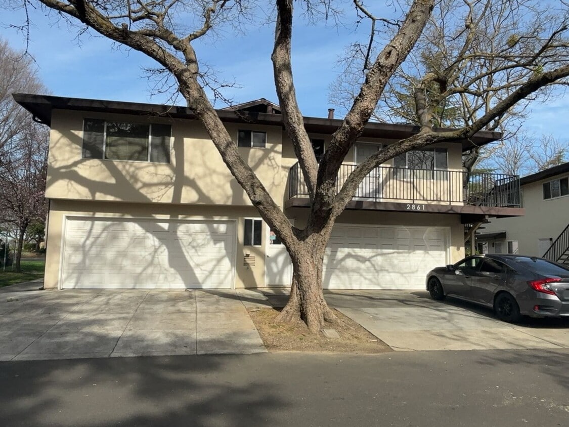 Foto principal - North Davis two bedroom available now!