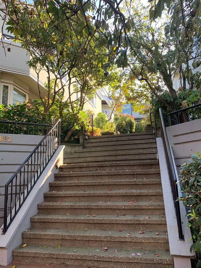 Photo du bâtiment - 1182 W 7th Ave