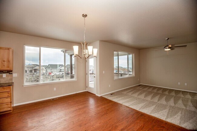 Building Photo - Stunning 4-Bedroom Home in Sought-After Raindance Community