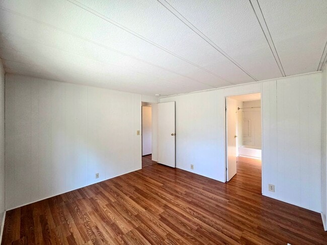 Building Photo - Cute 2-Bedroom & 2-Bathroom Single Family Home for Rent!