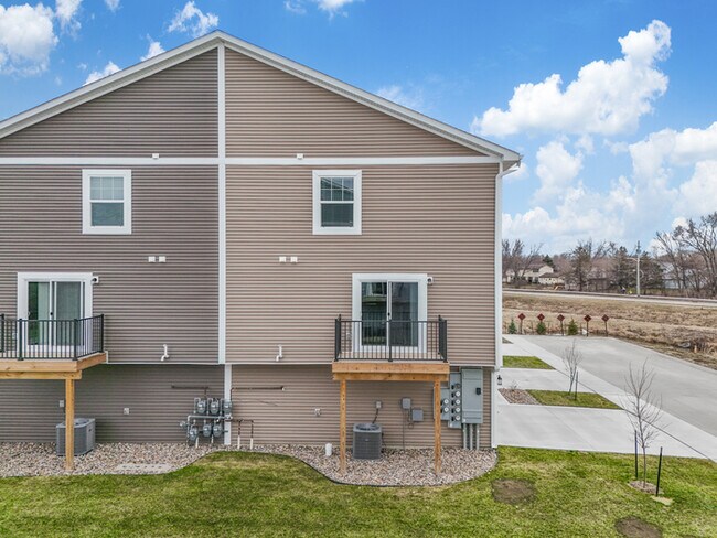 Foto del edificio - 219 Red Oak Ct