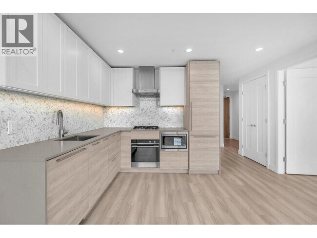 Building Photo - 2381 Beta Ave