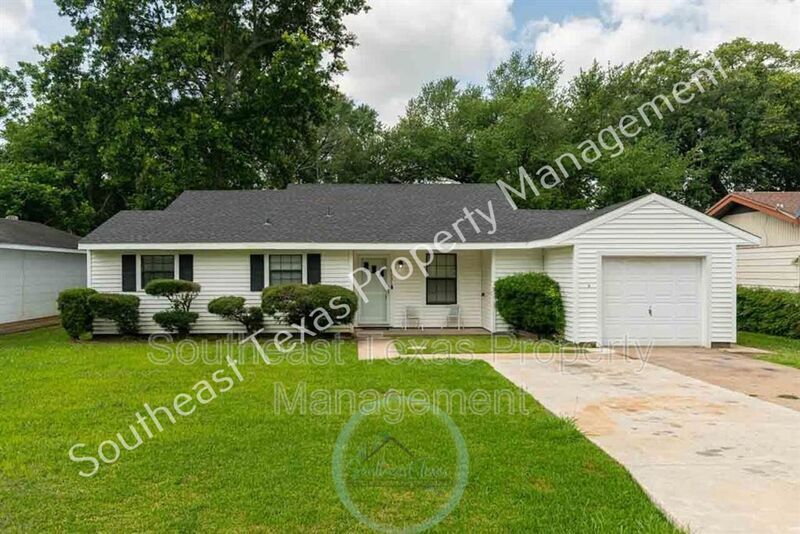 5131 Main Ave, Groves, TX 77619 House Rental in Groves, TX