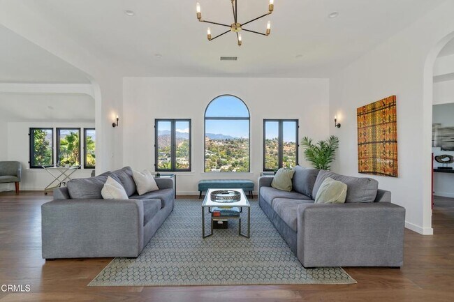 Foto del edificio - 4480 Sunnycrest Dr