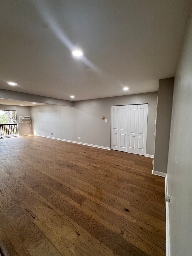 Foto del edificio - 8000 Archer Ave