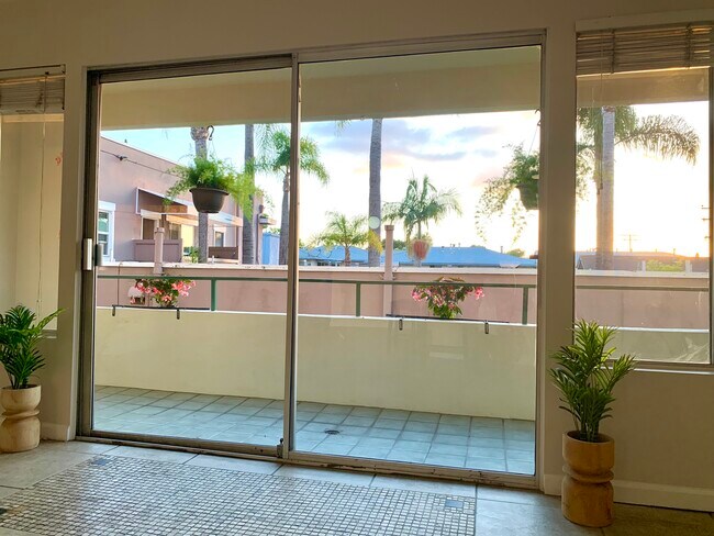 Foto del edificio - 1187 E 3rd St