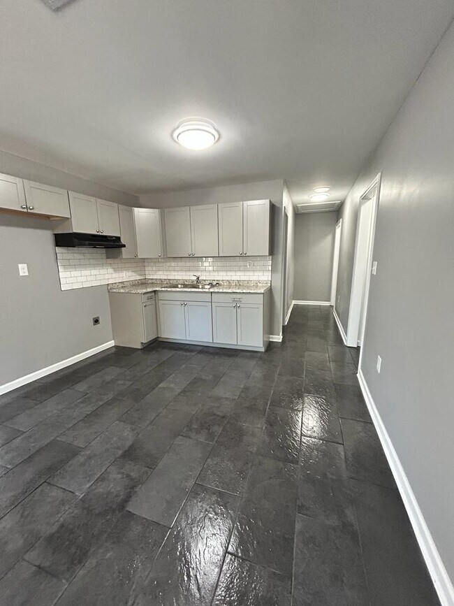 Foto del edificio - 848 N Holmes St