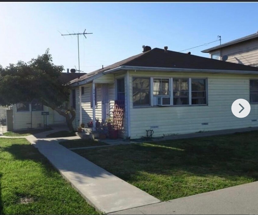 Primary Photo - 2425 Schoolside Ave