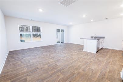 Building Photo - Townhome located in Oakmont Valley - 4 bedrooms, 2.5 bathrooms