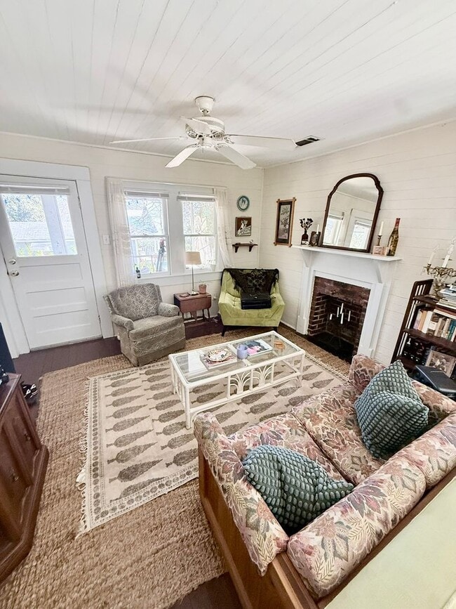 Photo - Easy St. Two Bedroom House