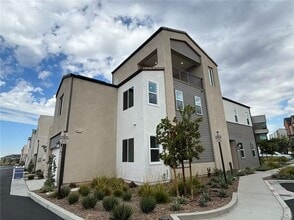 Building Photo - 135 Sawbuck