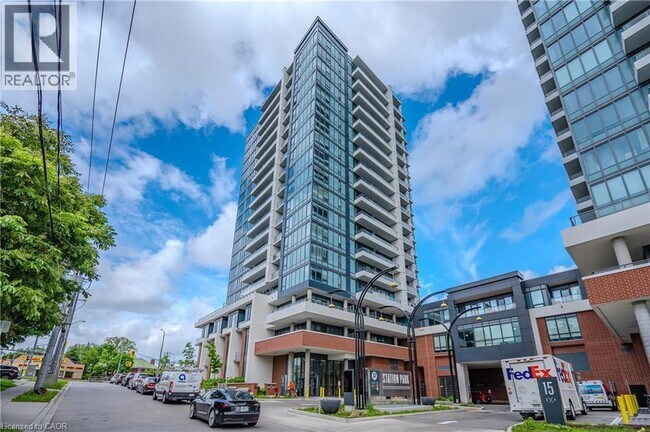 Building Photo - 5 Wellington St S