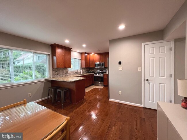 Building Photo - 1514 Roundleaf Ct