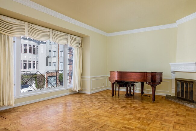 Building Photo - 2533 Chestnut St