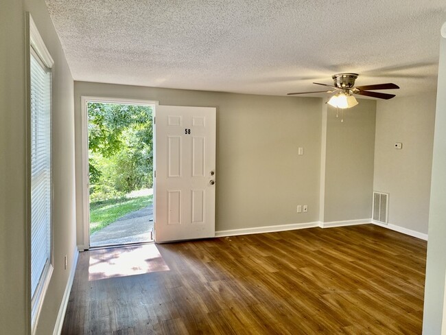 Building Photo - 1Bed/1Bath Apt Ringgold, GA! Brand New Gra...