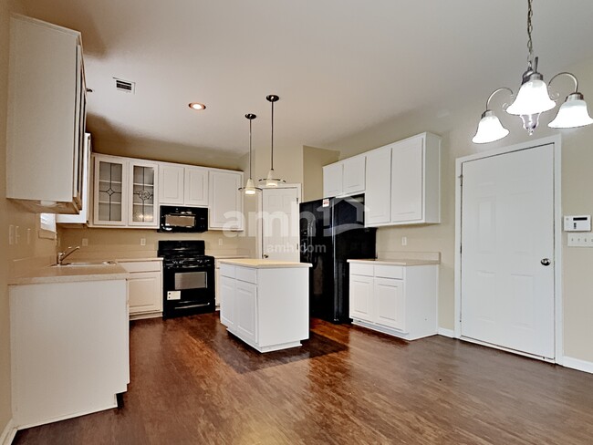 Building Photo - 235 Hudson Rdg