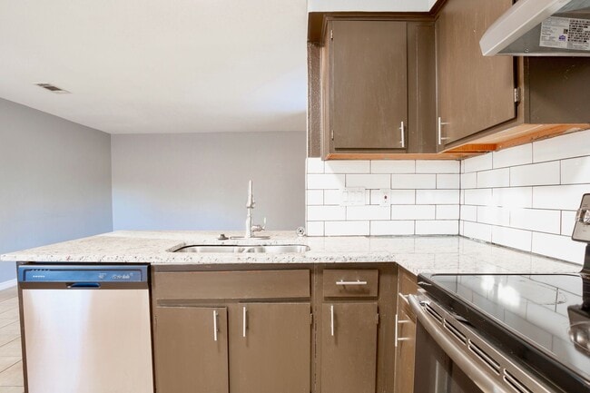 Building Photo - 4431 Whispering Valley Dr