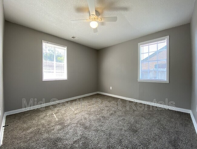 Foto del edificio - 1975 Warren St