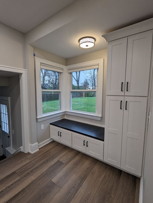 Building Photo - Updated Home in Pleasant Ridge