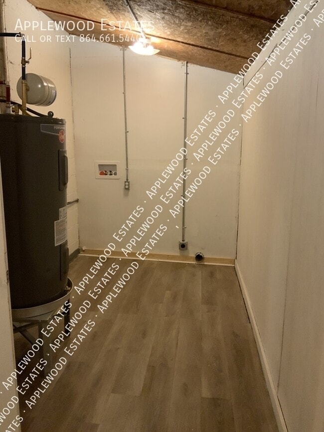 Foto del edificio - 131 E Main St