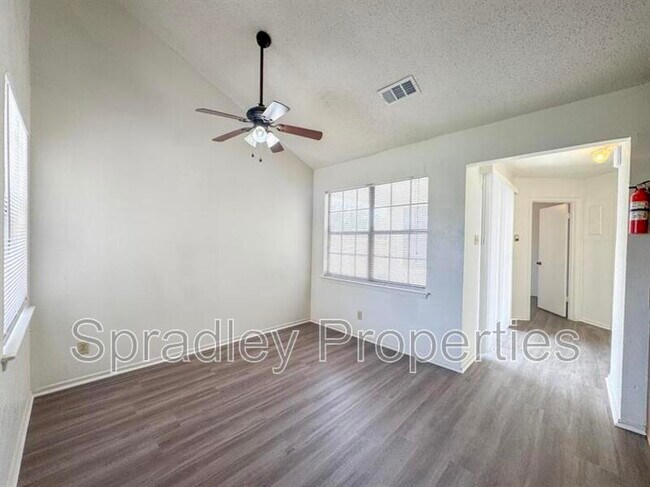 Foto del edificio - 5218 Davy Crockett