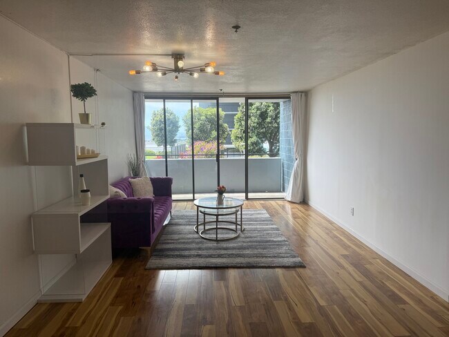 Foto del edificio - 555 Pierce St