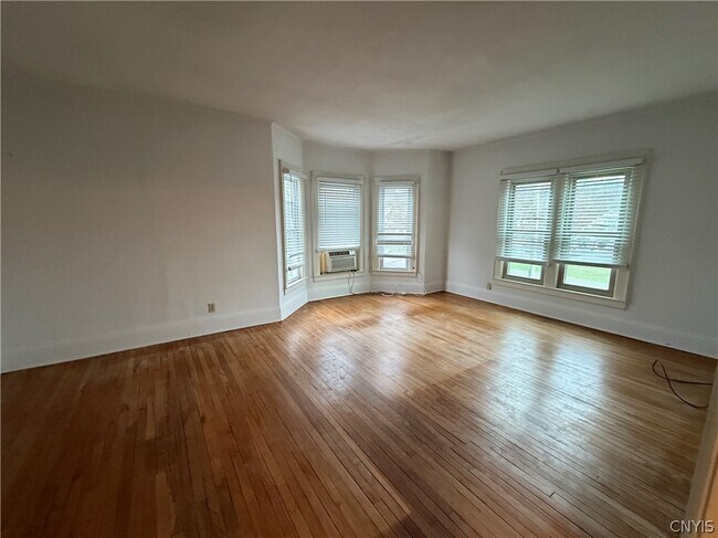 Foto del edificio - 5148 Highbridge St