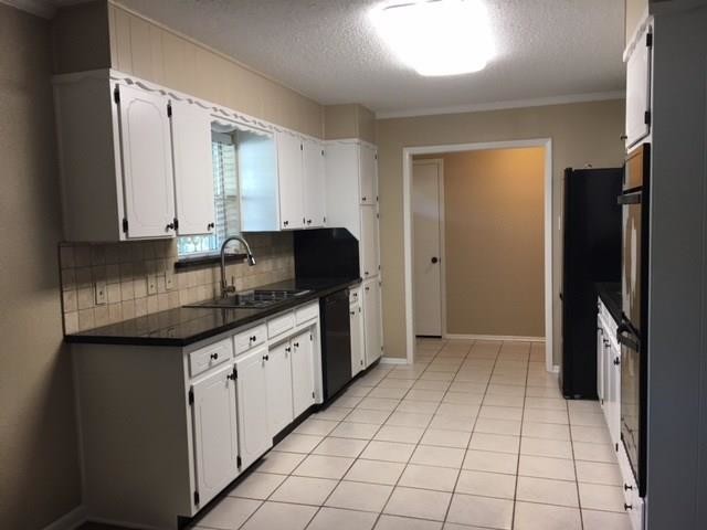 Building Photo - 411 W 4th St