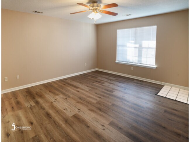 Foto del edificio - Kenwood Pointe Apartments: Washer and Drye...