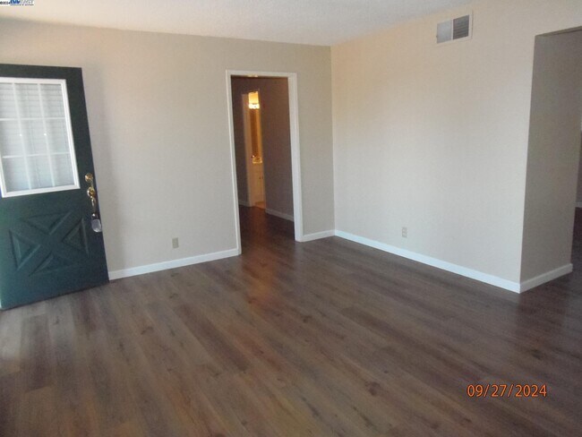 Foto del edificio - 8804 Edenberry St