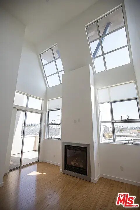 Building Photo - 1912 Broadway