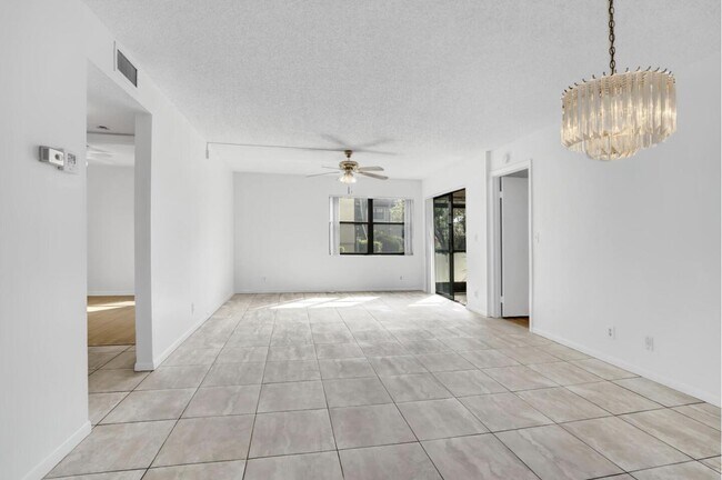 Building Photo - 7665 Tahiti Ln