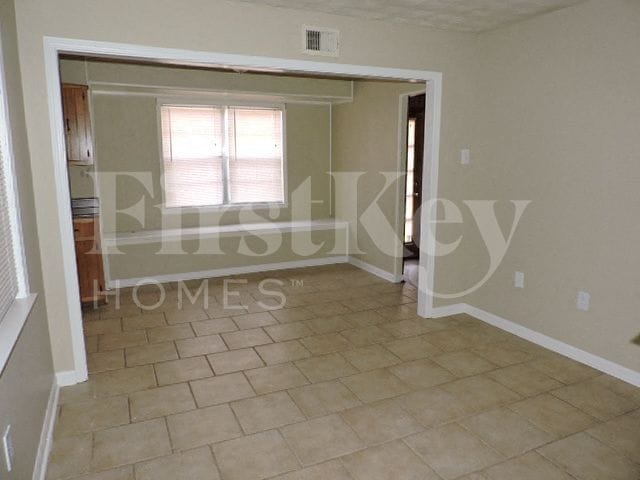 Building Photo - 5206 Downs Dr