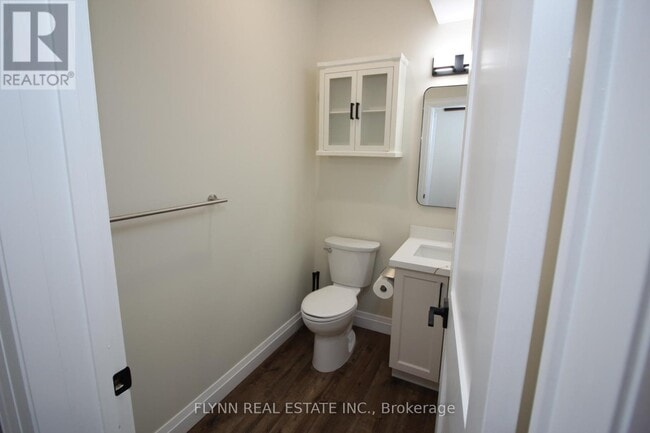 Building Photo - 3008 Young Ave
