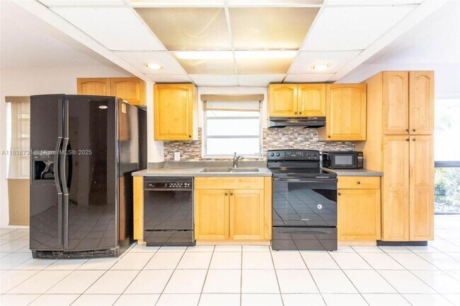 2 bedroom in Sunny Isles Beach FL 33160 - 2 bedroom in Sunny Isles Beach FL 33160 Apartment