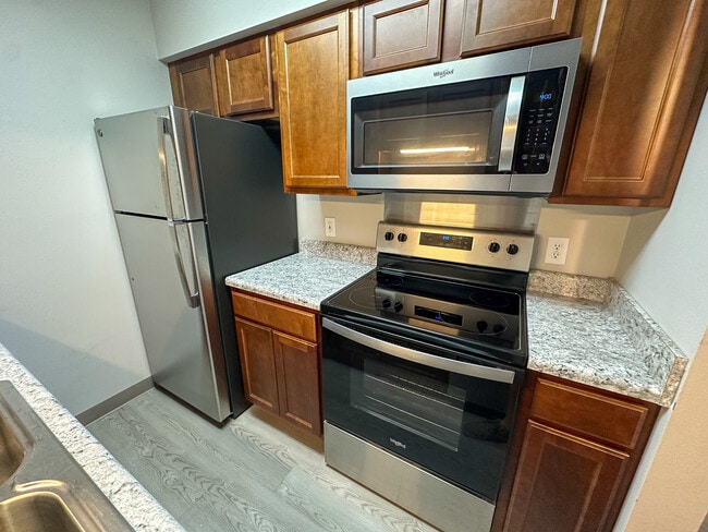 Building Photo - 246 Hyland