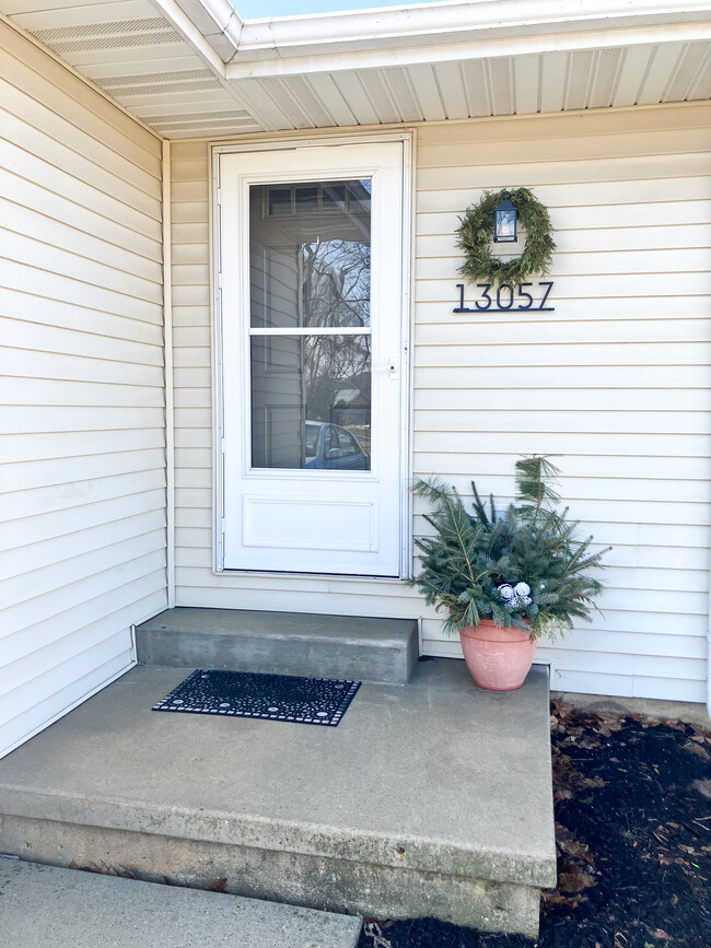 Foto del edificio - 13057 Velp Ave