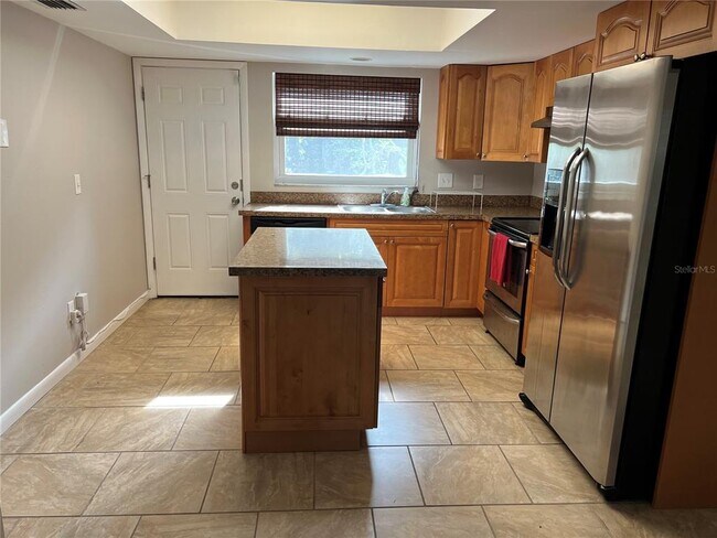 Foto del edificio - 14623 Lake Forest Dr