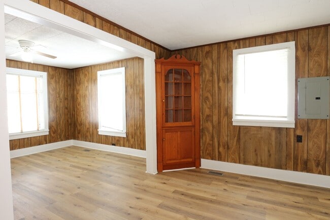 Building Photo - 014