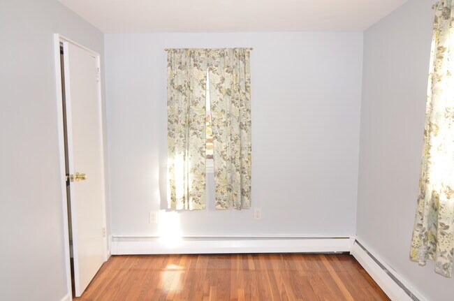 Foto del edificio - 10 Carson Rd