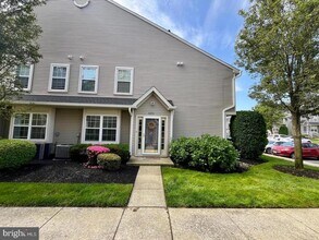 Building Photo - 4201 Grenwich Ln