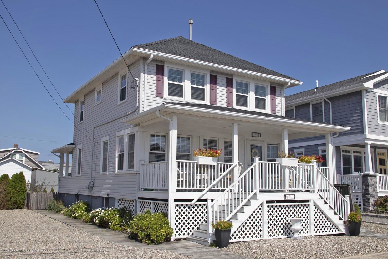 19 President Ave, Lavallette, NJ 08735 House for Rent in Lavallette