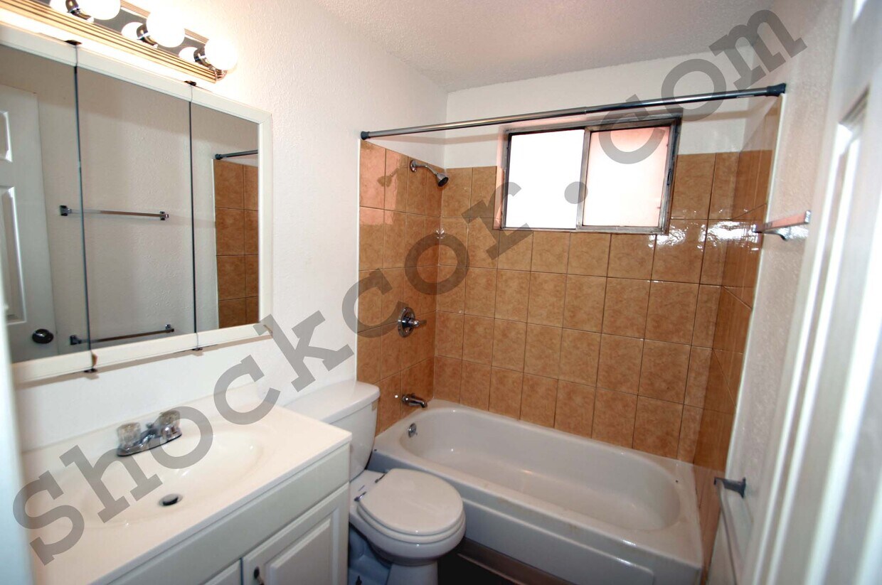 Building Photo - 1315co