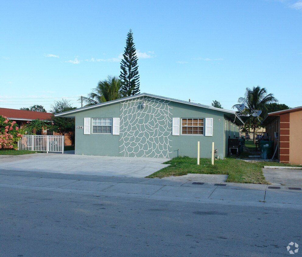 Building Photo - 10841 SW 7th St