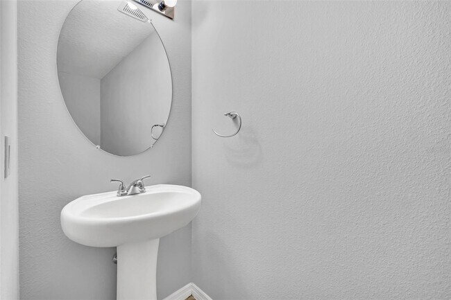 Foto del edificio - 2471 Seven Oaks Dr