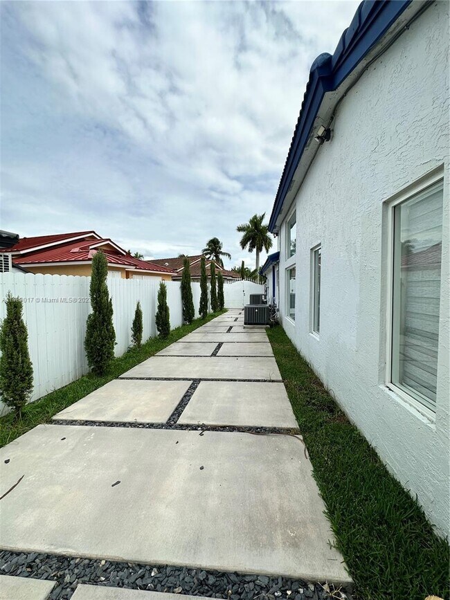Foto del edificio - 1050 NW 131st Ave