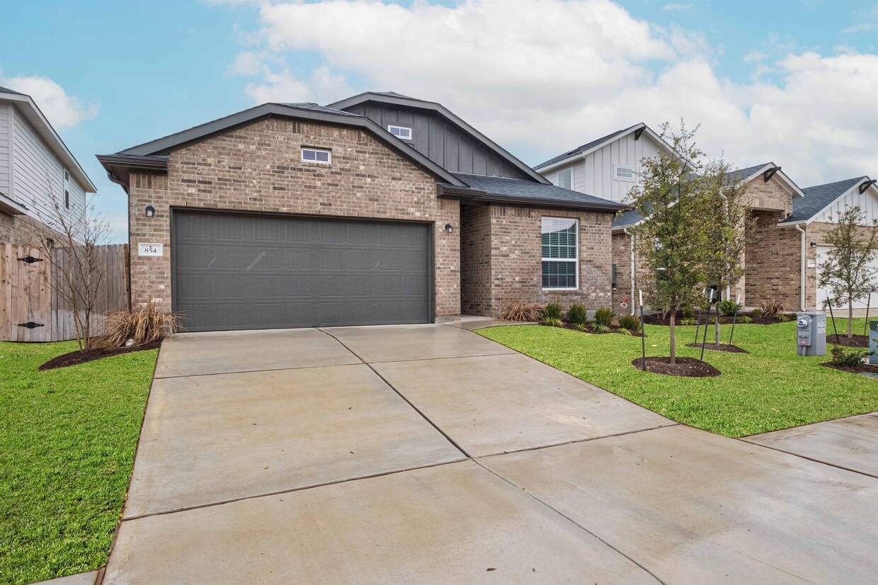 Primary Photo - 854 Blue Oak Blvd