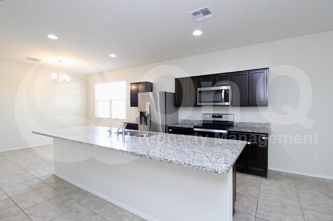 Foto del edificio - 1238 E Denvil Dr