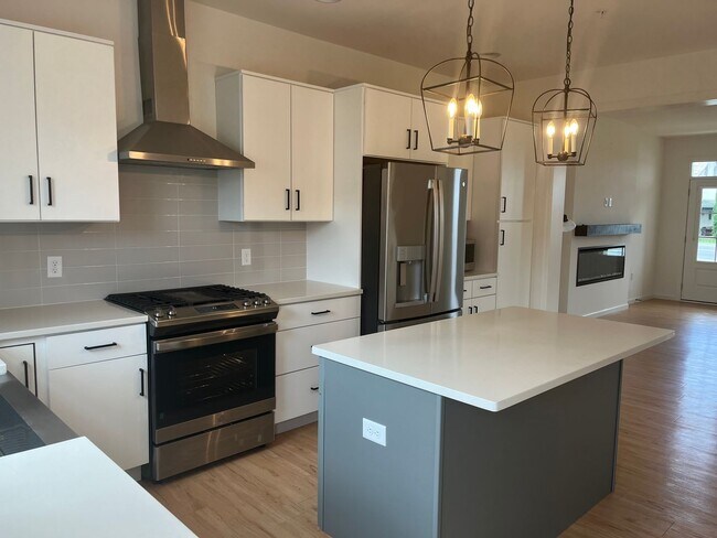 Foto del edificio - Stunning 3 Bedroom 2.5 Bathroom