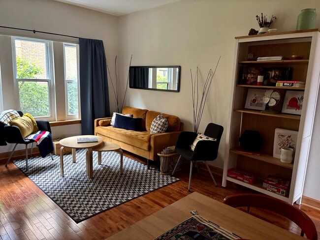 Foto del edificio - 4411 N Sacramento Ave